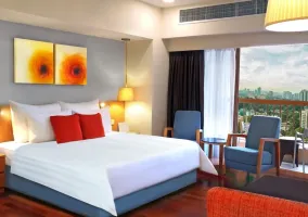 Sunway-Pyramid-Hotel-Balcony-Suite